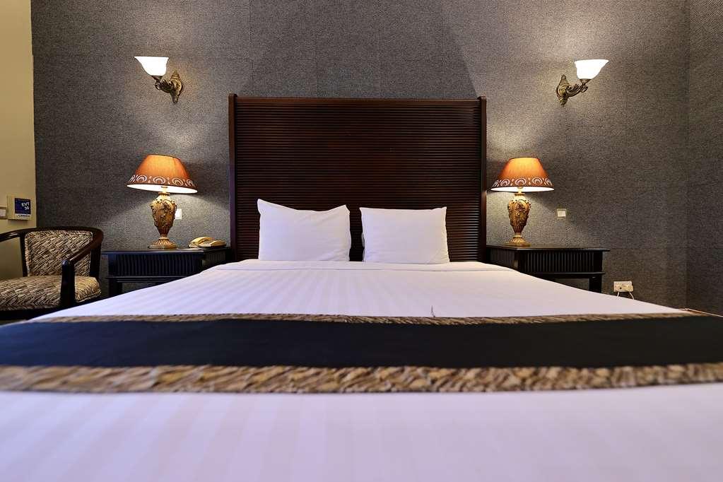 Colosseum Boutique Hotel & Spa Дар ес Саалам Стая снимка